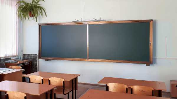 Раздвижная меловая доска на рельсовой системе, 2 рабочие поверхности (левая\правая)